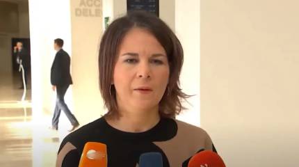 Бербок: Украина не должна идти ни на какие территориальные уступки