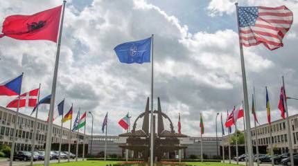 НАТО не будет обсуждать возможность поставок оружия на Украину