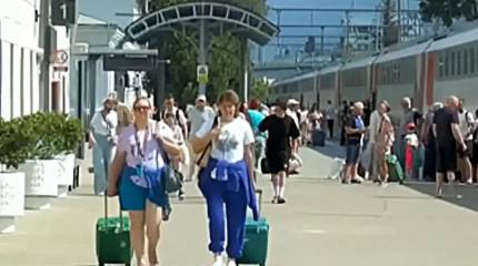 В Краснодарском крае обломки украинского БПЛА упали на пассажирский поезд