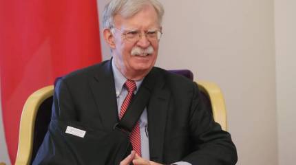 Экс-советник Трампа: для свержения власти в Иране нужно наносить больше ударов