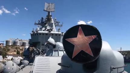 Крейсер «Москва» вышел на стрельбы на фоне сообщений об отправке в Чёрное море корабля Hamilton США