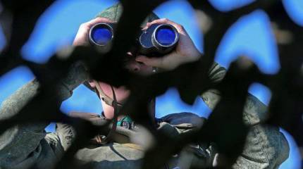 Как обозревать обозревающих и очернять очернителей?