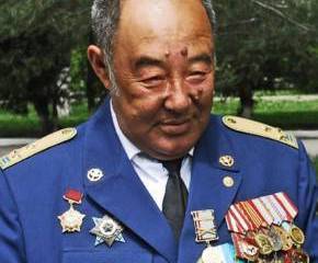 Он герой - и всё!