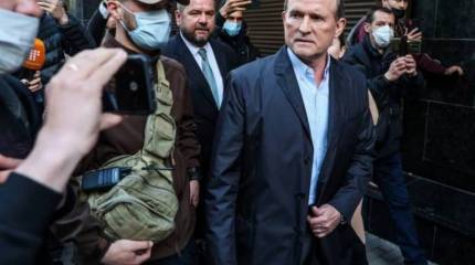 В Киеве идут столкновения между националистами и сторонниками Медведчука