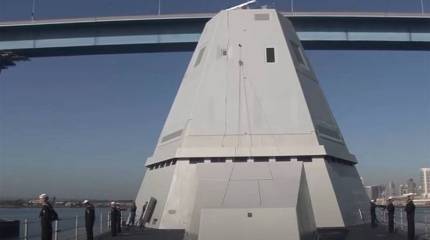 В США заявили, что стелс-эсминец Zumwalt превращается в «дорогостоящий артиллерийский катер»