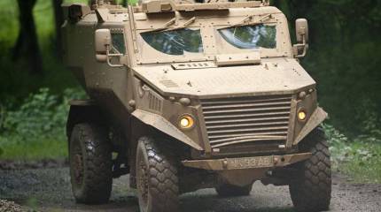 Новый автомобиль Foxhound был представлен на выставке в Великобритании