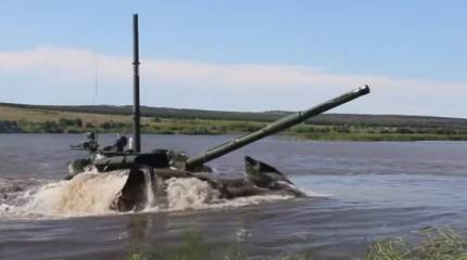 Аргентинских журналистов впечатлило подводное вождение российских танков Т-72Б3