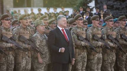 Порошенко заявил, что за 5 лет превратил армию в одну из сильнейших в Европе