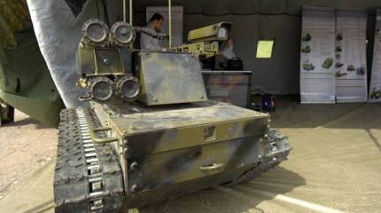 Испытания боевых роботов (видео)