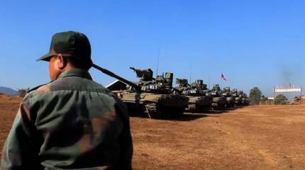 Россия передала Лаосу очередную партию танков Т-72Б1 и БРДМ-2М