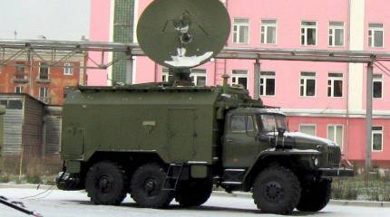 Связистам ВВО поставлены спутниковые станции «Ливень»