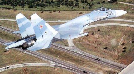 Военная экспозиция ВДНХ пополнилась истребителем Су-27