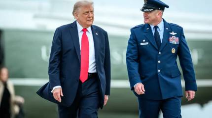 Трамп: НАТО должно помочь нам сделать Гренландию частью США