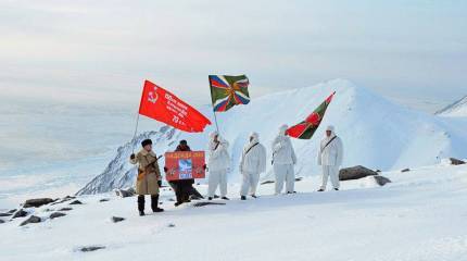 Копия Знамени Победы установлена на мысе Дежнева