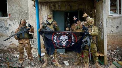 Бойцы ЧВК «Вагнер» проводят операцию по зачистке соляных шахт и пещер в районе Соледара на глубине до 200 метров