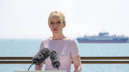 Кому и как мешает Крымский мост? Захарова объяснила