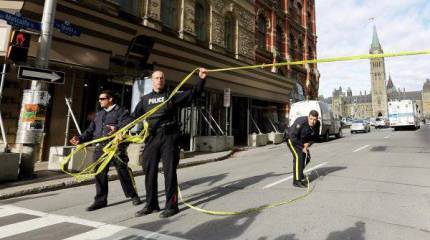 СМИ: Стрельба в Оттаве началась одновременно в трех местах