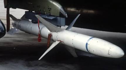 Артиллеристы ВСУ опубликовали кадры с обломками американской ракеты, выпущенной по ним своим же истребителем