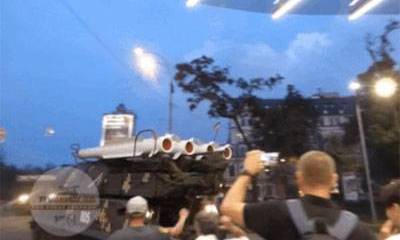 Украинский "Бук" протаранил здание в центре Киева. Или это опять "была Россия"?