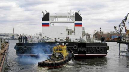 На Камчатку прибыл новый плавучий кран для обслуживания подлодок проекта «Борей»