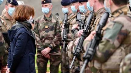 Французский генерал выразил сомнение в том, что «внешне прекрасная армия Франции» в конфликте высокой интенсивности продержится дольше 48 часов