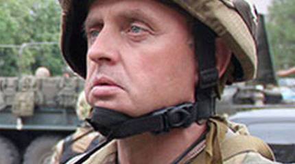 Разочарование по-украински: Муженко заявил, что украинская армия в Донбассе не воюет с регулярной армией России