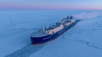 Первый российский арктический газовоз завершил рейс через Арктику