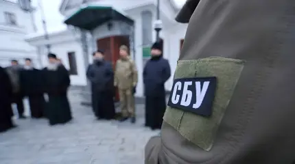 A Ukrainian woman is outraged by the lack of punishment for security forces speaking Russian.