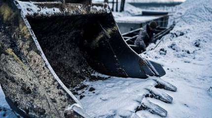 Украинские военные возводят фортификации на подступах к Днепропетровску