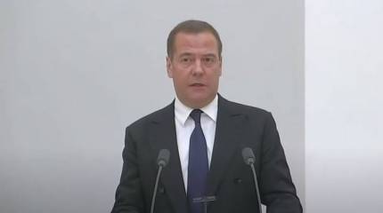 Дмитрий Медведев заявил, что России «плевать» на решение стран G7 не признавать изменение границ Украины