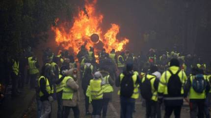 Майдан для Макрона. Если покрышки зажигают, значит, это кому-нибудь нужно