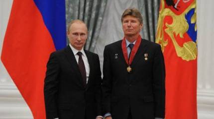 Падалка покинул отряд: что стоит за скандальным увольнением прославленных космонавтов