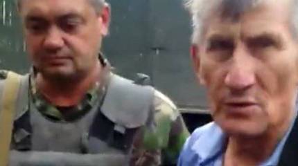 Киев слепил видеоподделку с рассказами "беженцев" об атаке на их колонну со стороны ополченцев