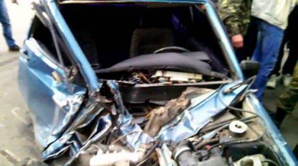 На Луганщине зреет бунт – укровоенный на «Урале» протаранил легковушку с водителем