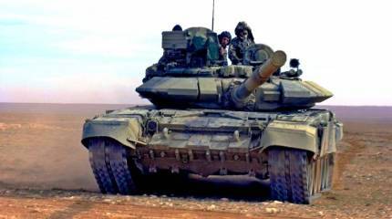 Сирийский Т-90 выдержал двойной удар из ПТРК