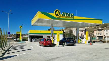 На ряде автозаправок Севастополя в открытой продаже появился бензин
