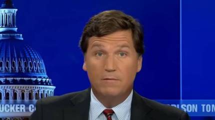 Увольнение телеведущего Такера Карлсона привело к падению капитализации американского канала Fox News почти на 0,7 млрд долларов