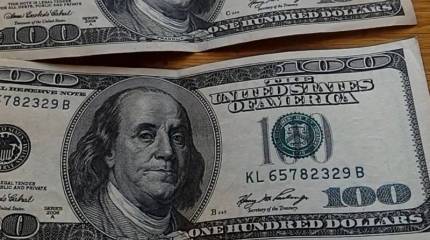 Экс-глава Минфина США заявил о нависающей угрозе над американским долларом