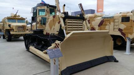 Северные бригады получили на вооружение арктические бульдозеры