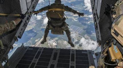 Американские ССО ищут новый парашют для прыжков с больших высот