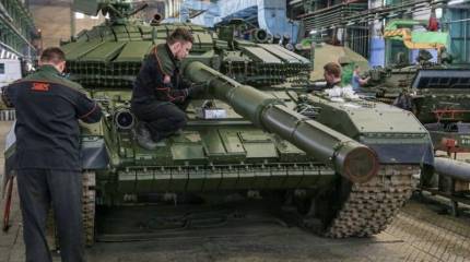 Глава Минпромторга РФ: российский ОПК полностью обеспечивает армию страны самым современным оружием