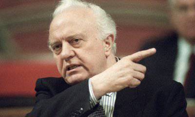 Шеварднадзе заявил о возможной гражданской войне в Грузии