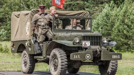 Фоторепотаж - с международного слета военной техники - Моторы Войны