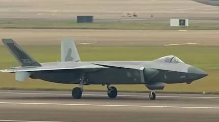 Уже три сотни самолётов: Китай расширяет парк стелс-истребителей J-20