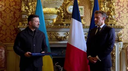 Макрон выдал Зеленскому лицензии на ракеты, тот ему - орден Свободы