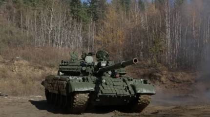 На 103-м бронетанковом ремонтном заводе показали модернизацию танков Т-62М для применения в зоне спецоперации