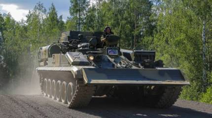 Минобороны получило новую партию модернизированных бронированных ремонтно-эвакуационных машин БРЭМ-1М