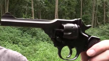 Локализация производства британских револьверов разработки XIX века на индийском заводе названа успехом программы «Делай в Индии»