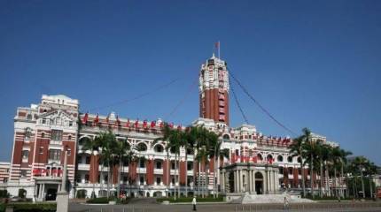 СМИ: Китайский спецназ тренируется штурмовать копию президентского дворца Тайваня