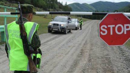 Украинские военные уходят в Россию